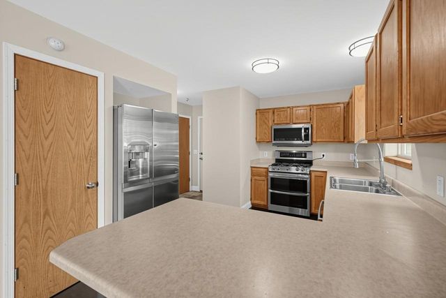 1138 Glacier Hill Drive, Madison, WI 53704