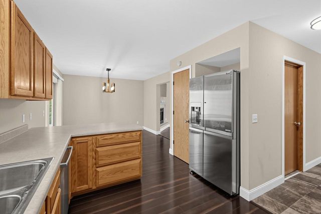 1138 Glacier Hill Drive, Madison, WI 53704