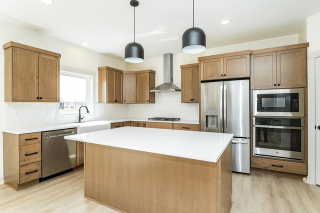 3435 Stonehedge Drive NE, Rochester, MN 55906