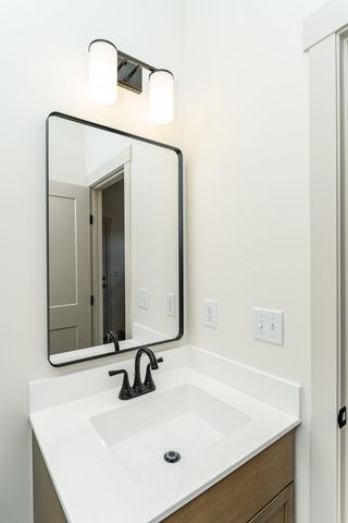 3435 Stonehedge Drive NE, Rochester, MN 55906