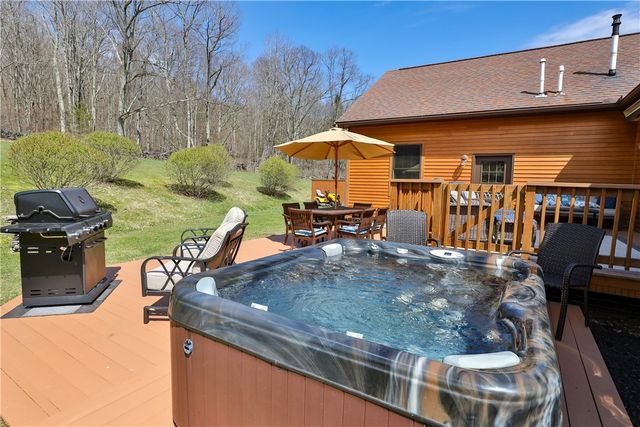 95 Tab Rd, Middletown, NY 12455