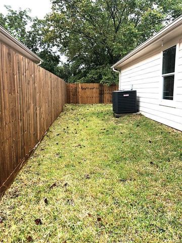 319 Kansas Street, Bacliff, TX 77518