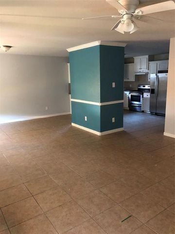 319 Kansas Street, Bacliff, TX 77518