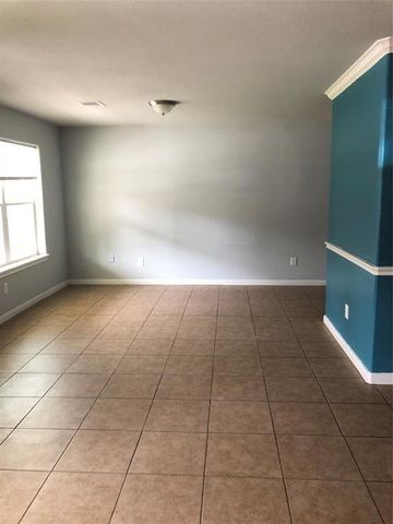 319 Kansas Street, Bacliff, TX 77518