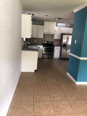 319 Kansas Street, Bacliff, TX 77518