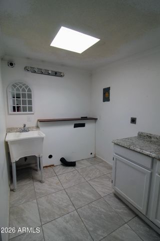 196 E CEDAR Street, Globe, AZ 85501