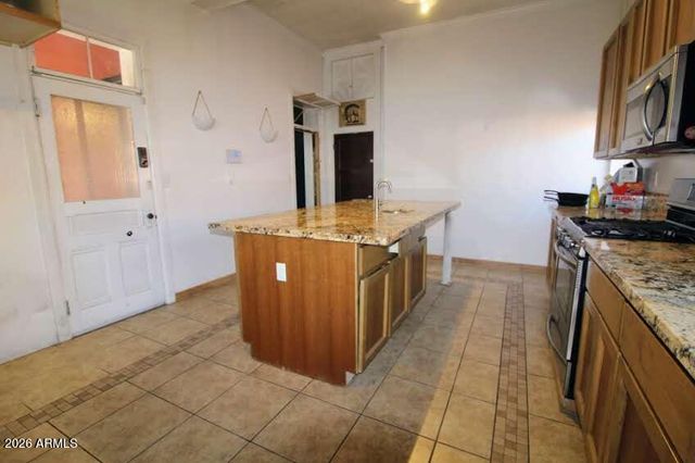 196 E CEDAR Street, Globe, AZ 85501