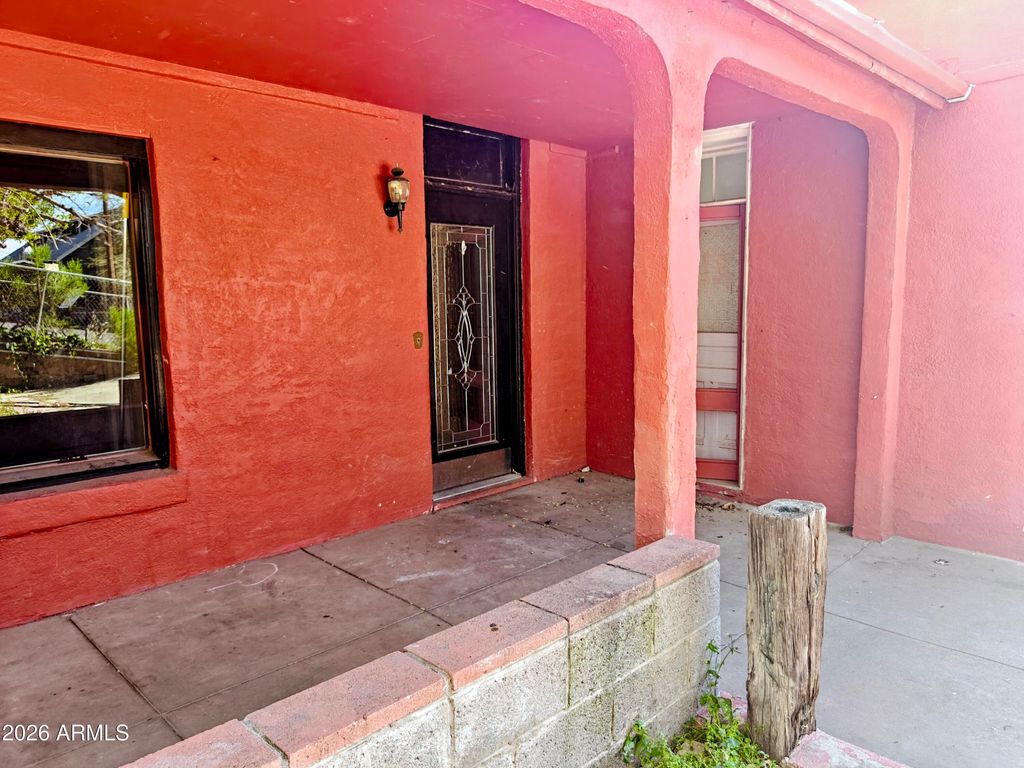 196 E CEDAR Street, Globe, AZ 85501