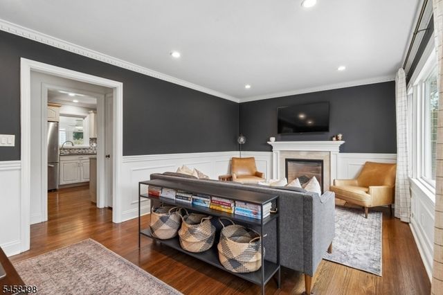 9 Greenfield Ave, Summit City, NJ 07901