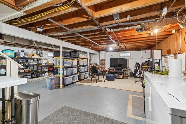 9 Greenfield Ave, Summit City, NJ 07901