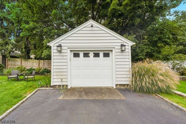 9 Greenfield Ave, Summit City, NJ 07901