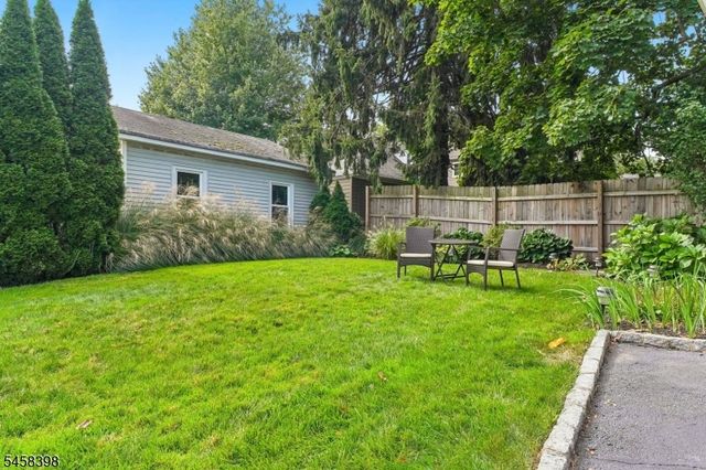 9 Greenfield Ave, Summit City, NJ 07901