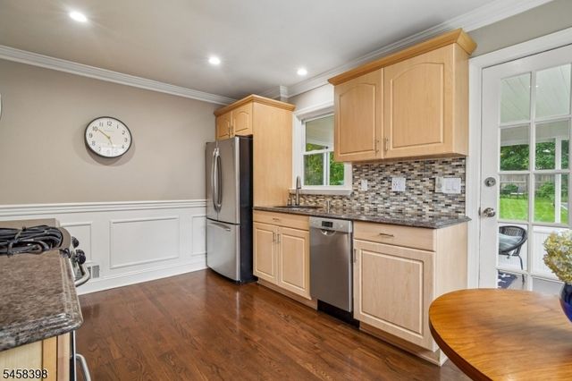 9 Greenfield Ave, Summit City, NJ 07901