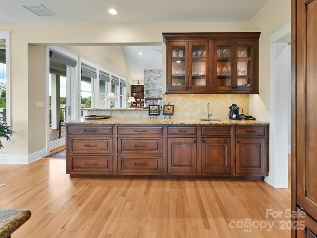 383 Ridgeview Hill Drive, Hendersonville, NC 28791