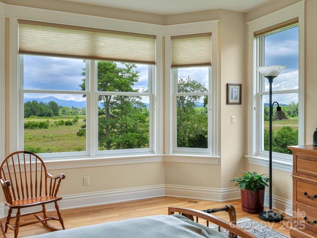 383 Ridgeview Hill Drive, Hendersonville, NC 28791