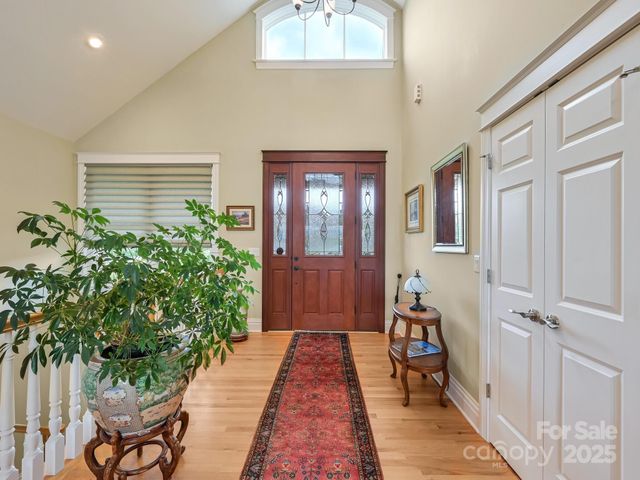 383 Ridgeview Hill Drive, Hendersonville, NC 28791