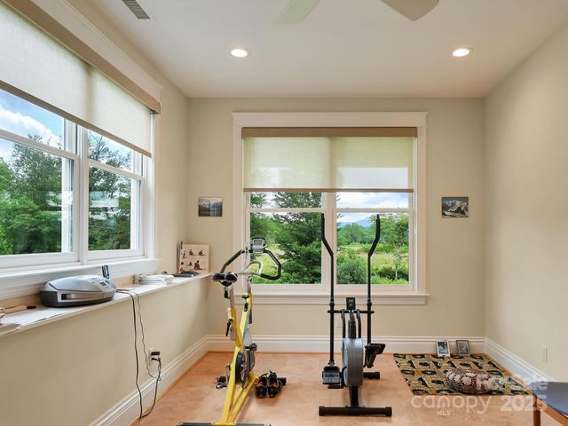 383 Ridgeview Hill Drive, Hendersonville, NC 28791