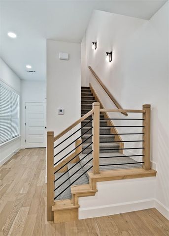 502 W Persimmon Street, Rogers, AR 72756