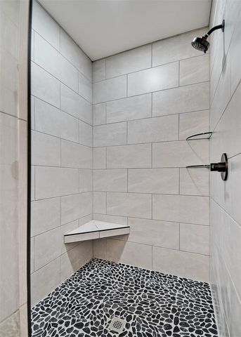 502 W Persimmon Street, Rogers, AR 72756