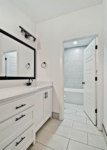 502 W Persimmon Street, Rogers, AR 72756