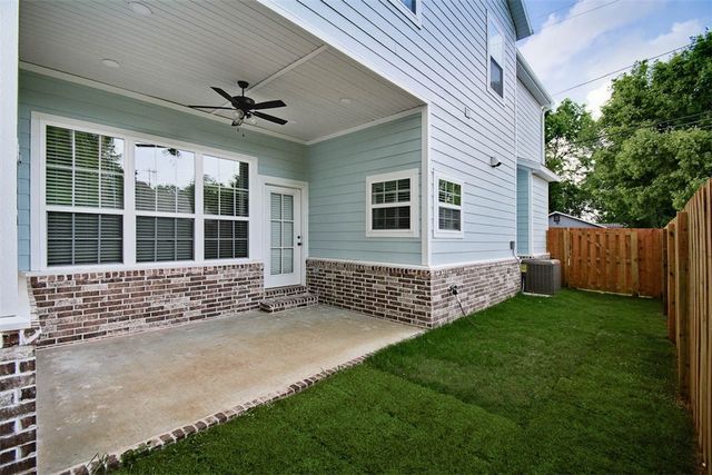 502 W Persimmon Street, Rogers, AR 72756