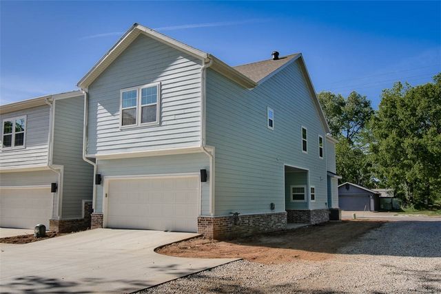 502 W Persimmon Street, Rogers, AR 72756