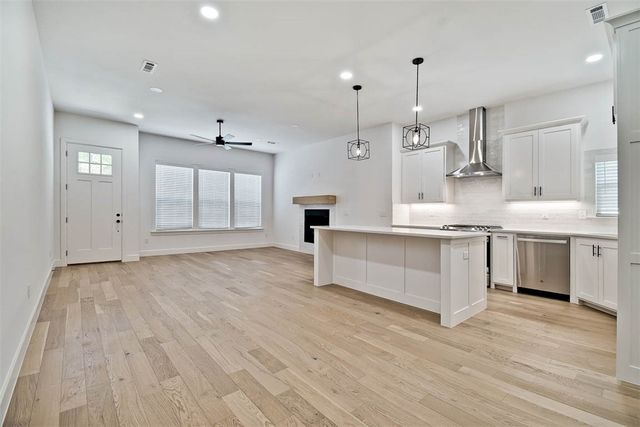 502 W Persimmon Street, Rogers, AR 72756