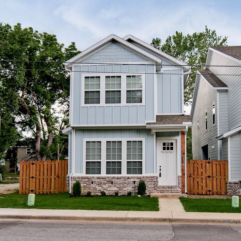 502 W Persimmon Street, Rogers, AR 72756