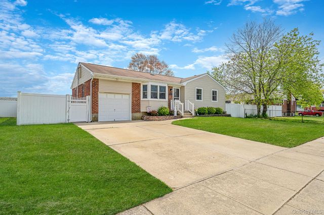 73 Burlington Avenue, Deer Park, NY 11729