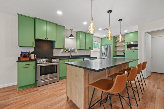 9706 Woodshire DR, Austin, TX 78748
