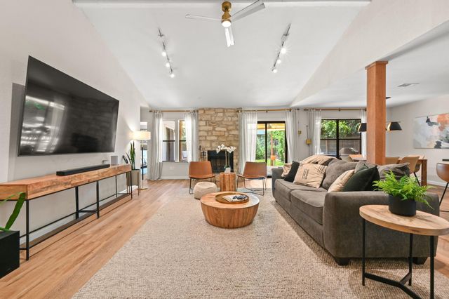 9706 Woodshire DR, Austin, TX 78748
