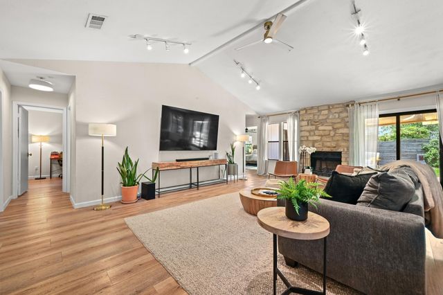9706 Woodshire DR, Austin, TX 78748