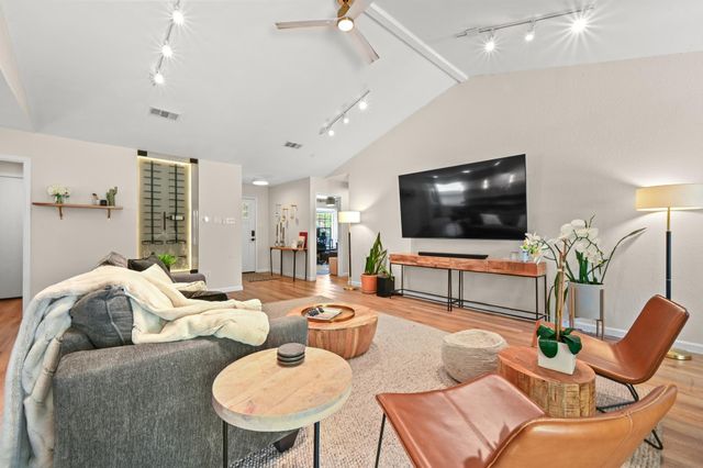9706 Woodshire DR, Austin, TX 78748