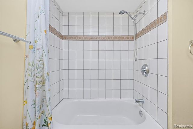 38113 Lordstown Drive 43, Sterling Heights, MI 48312