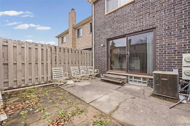 38113 Lordstown Drive 43, Sterling Heights, MI 48312