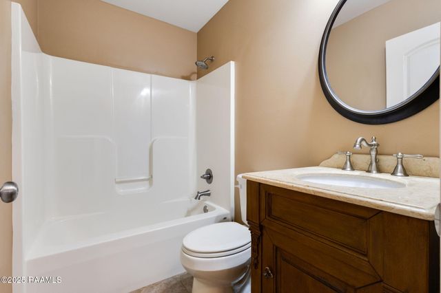 146 Country Garden Lane, Lafayette, LA 70507