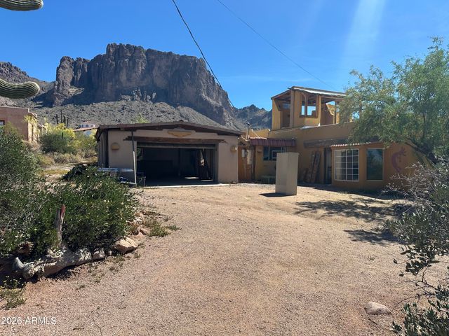 2635 N Prospectors Road, Apache Junction, AZ 85119