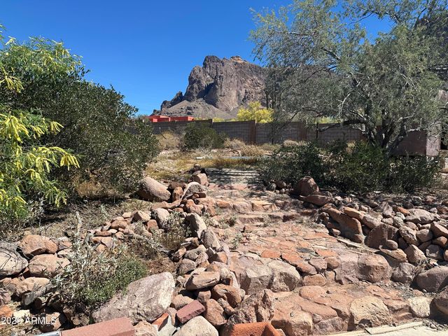 2635 N Prospectors Road, Apache Junction, AZ 85119