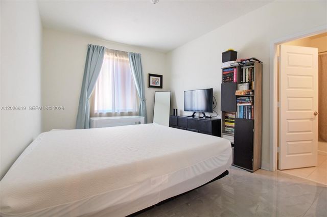 4718 NW 83rd Pkwy, Doral, FL 33166