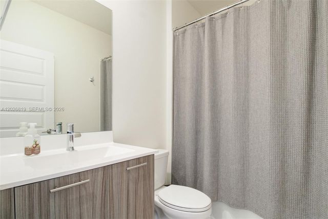 4718 NW 83rd Pkwy, Doral, FL 33166