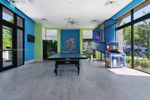 4718 NW 83rd Pkwy, Doral, FL 33166