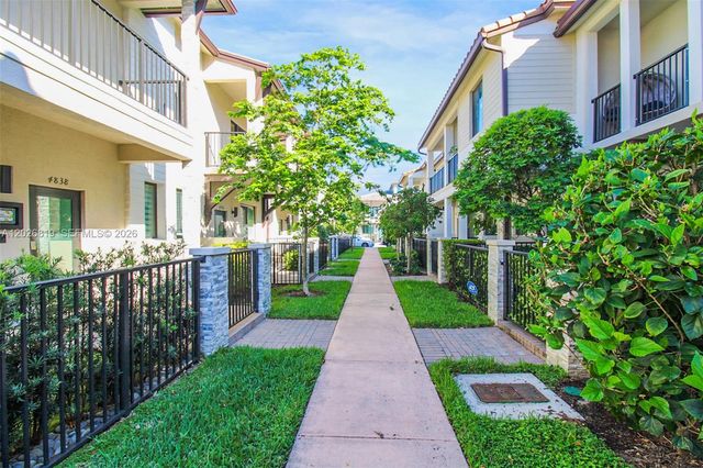 4718 NW 83rd Pkwy, Doral, FL 33166