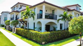 4718 NW 83rd Pkwy, Doral, FL 33166