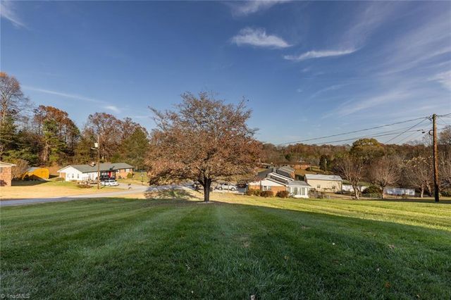 585 Green Acres Road, Millers Creek, NC 28665