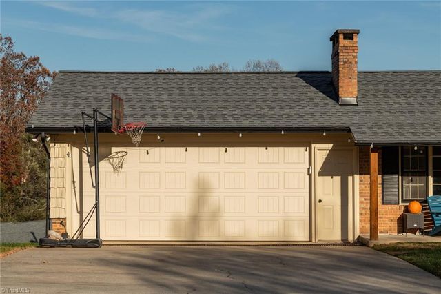 585 Green Acres Road, Millers Creek, NC 28665