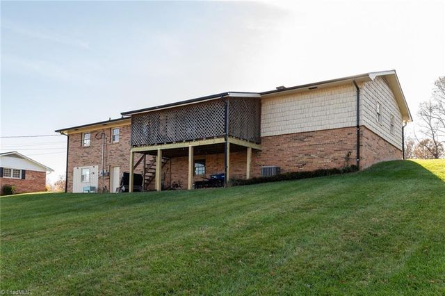 585 Green Acres Road, Millers Creek, NC 28665