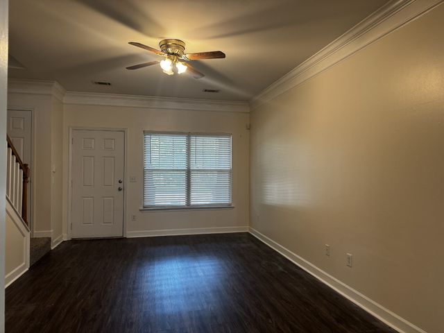 105 4th Ave Apt 110, Murfreesboro, TN 37130