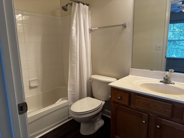 105 4th Ave Apt 110, Murfreesboro, TN 37130