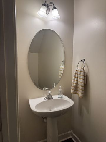 105 4th Ave Apt 110, Murfreesboro, TN 37130