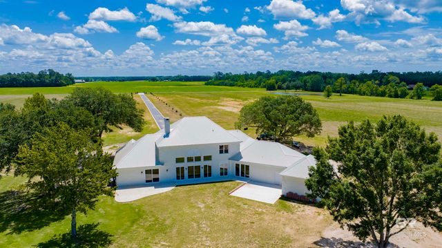 23911 County Road 71, Robertsdale, AL 36567